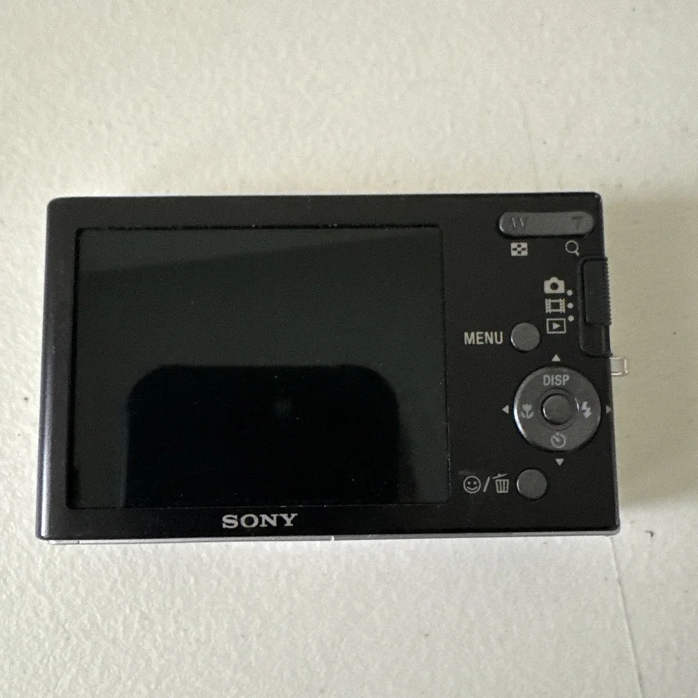 Sony Cyber shot DSC W180 Digital 10.1 MP 3x Optical Zoom Untested